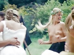 水玉模様のネグリジェ